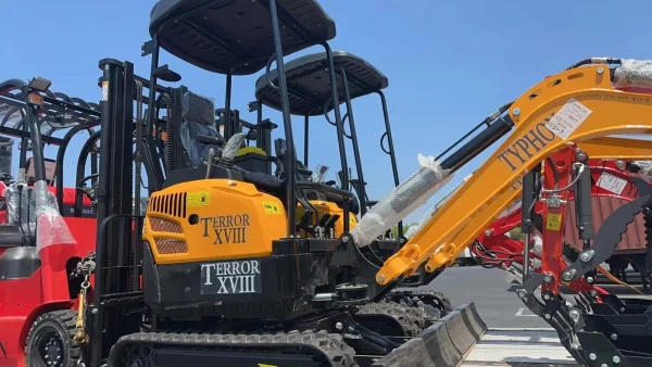 4,000 lbs Terror XVIII Mini Excavator, EPA Certified KUBOTA D902 Diesel Machine - Image 2