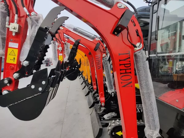 4,000 lbs Terror XVIII Mini Excavator, EPA Certified KUBOTA D902 Diesel Machine - Image 2