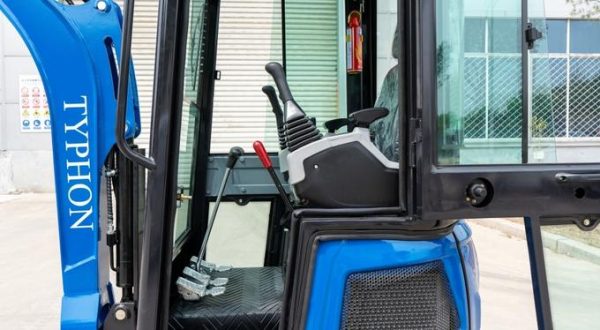 TYPHON 18 FLEX PRO 1.8 Ton Mini Excavator USA with 12 attachments - Image 5