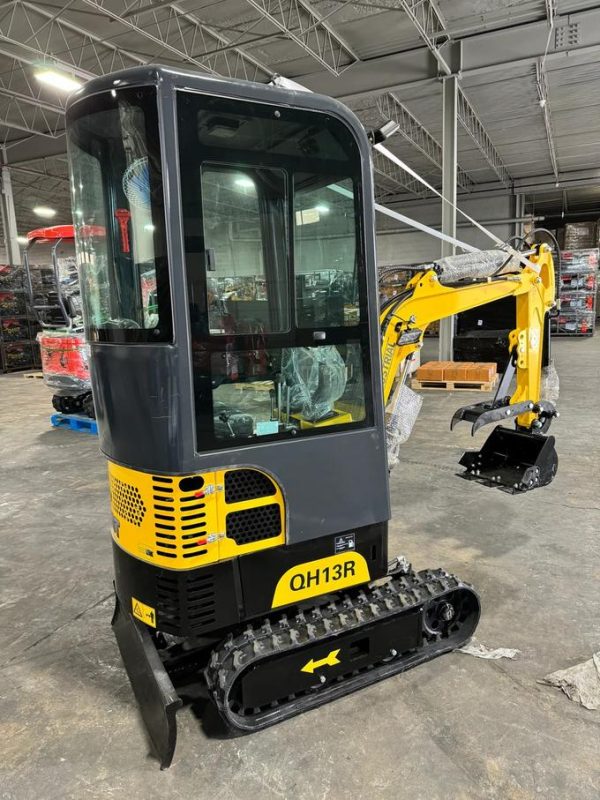 AGT 13.5HP 1-ton Mini & Small Excavator More Comfortable, 2116 pounds With Enclosed Cab Gasoline For Sale | AGT-QH13R - Image 4