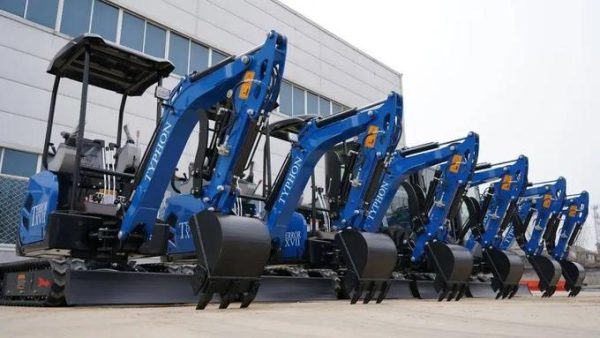 2025 4000 lb TYPHON TERROR XVII Cabin Mini Excavator Rubber Track with Kubota D902 Diesel Engine - Image 7